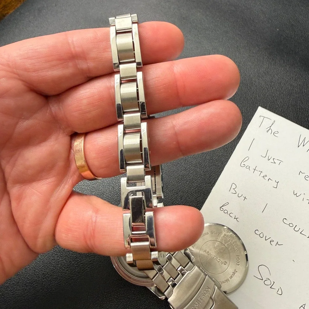 Armitron 20/5338SV Men's Silver Tone Watch & Bracelet Set BACK‎ NOT CLOSING Jap